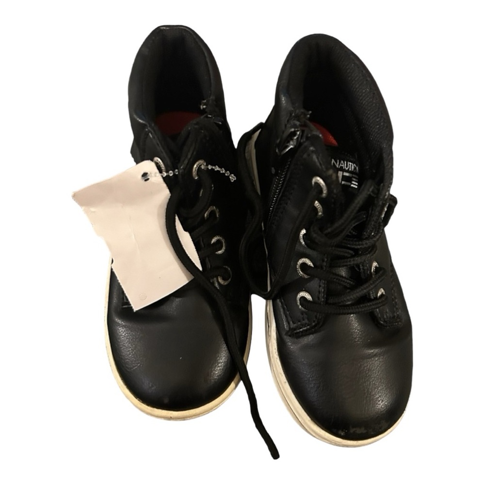 Nautica toddler boys breakwharf sneakers in size 9. GUC - Picture 3 of 4